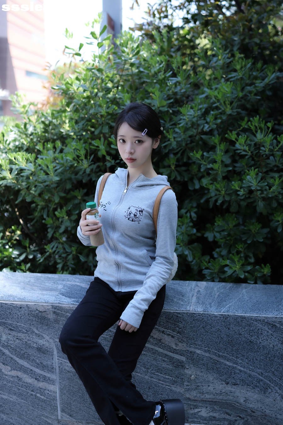01.jpg