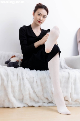 物恋传媒 No.2804 苹果 厚白丝[140P+1V4.66G]