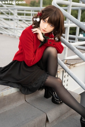 炭烤莉莉黑 桌面少女 冬 林檎[18P243M]