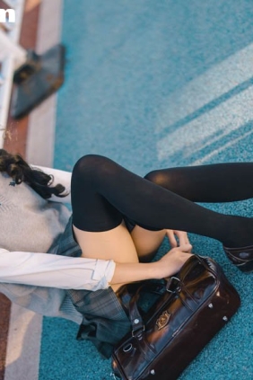 [YITUYU艺图语]2026.03.23 JK永远拍不腻 吞树莓[24P100M]