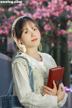 [YITUYU艺图语]2026.01.14 异木棉树下[15P152M]